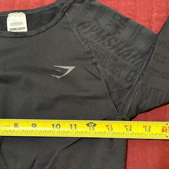 Gymshark Women’s Black Long Sleeve Crop Top Size Medium - Picture 4 of 9